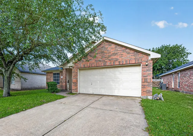 Homes for sale in Baytown, TX | 7919 Pelican Ln, Baytown, TX 77523 | MLS# 53290636