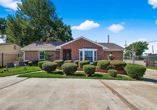 1st image of 5102 Cortelyou Ln, Houston, TX 77021 | MLS# 32637648