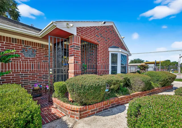 2nd image of 5102 Cortelyou Ln, Houston, TX 77021 | MLS# 32637648