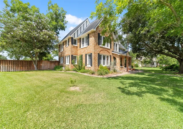 2nd image of 401 E Main St, Weimar, TX 78962 | MLS# 93769990