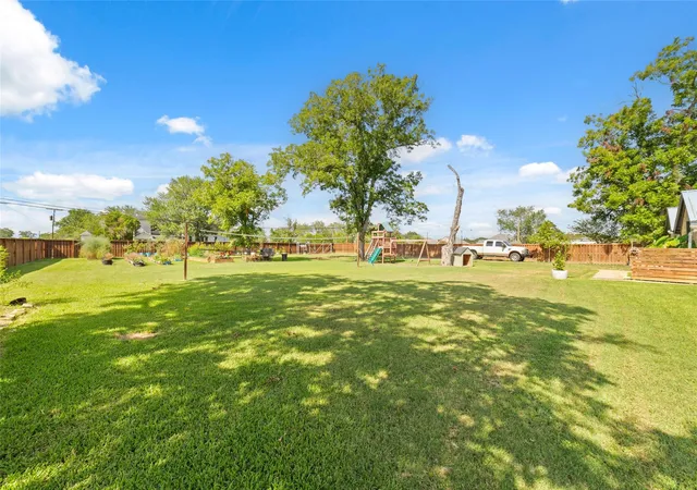 34th image of 401 E Main St, Weimar, TX 78962 | MLS# 93769990