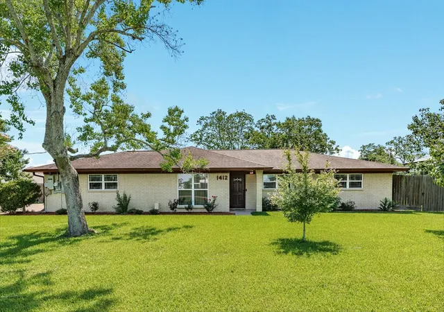 Photo 1 of Sale Pending at 1412 Buchta Rd, Angleton, TX 77515 | MLS# 67373328 | Listing updated on 2026-08-07
