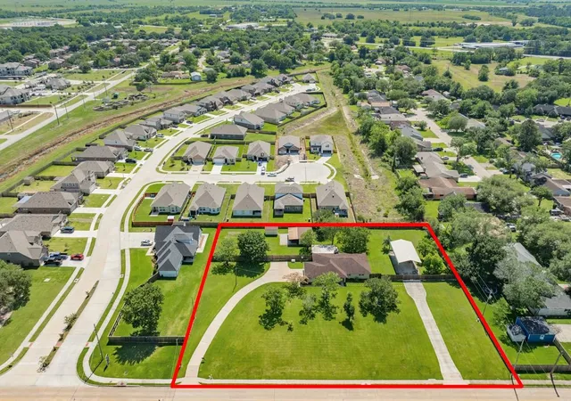 Photo 4 of Sale Pending at 1412 Buchta Rd, Angleton, TX 77515 | MLS# 67373328 | Listing updated on 2026-08-07