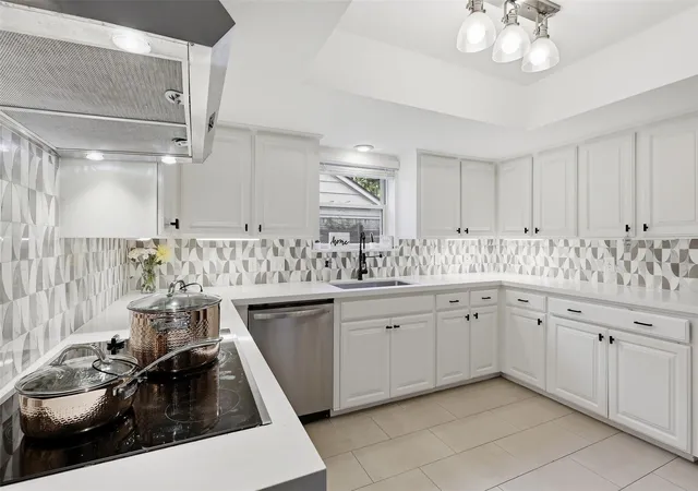 5th image of 12574 Westerley Ln, Houston, TX 77077 | MLS# 68678902