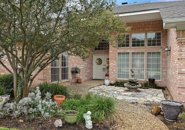 Photo 2 of Single family home for sale at 300 Chimney Hl Dr, College Station, TX 77840 | MLS# 73735661 | Listing updated on 2026-07-18