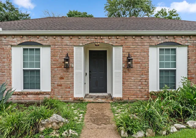 2nd image of 13714 Lynnwood Ln, Sugar Land, TX 77498 | MLS# 13808072