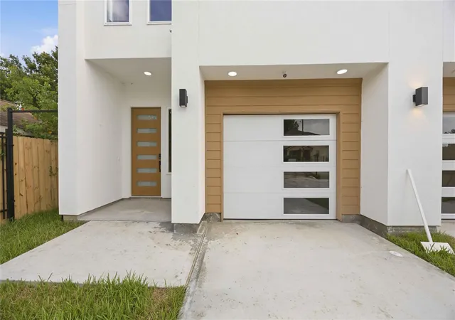 2nd image of 3704 Mount Pleasant St #A/B, Houston, TX 77021 | MLS# 47609814