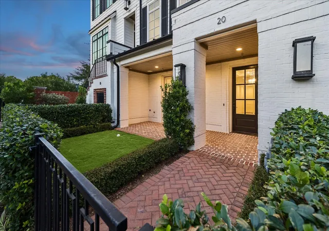 3rd image of 20 Crain Square Blvd, Houston, TX 77025 | MLS# 83734690