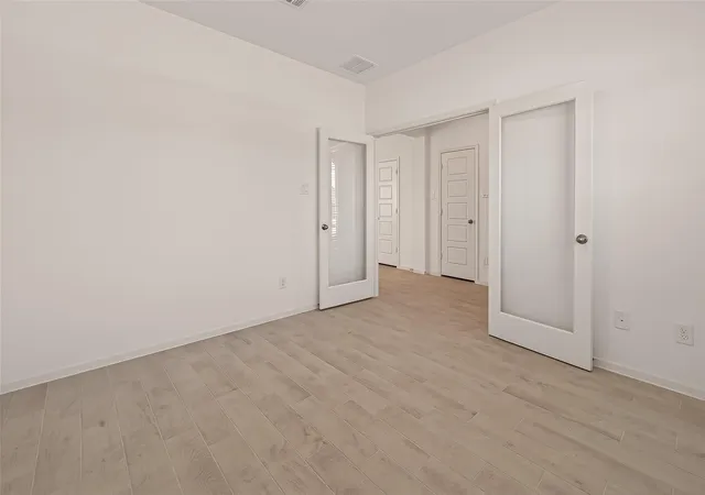 5th image of 2203 Port Jackson Dr, Texas City, TX 77568 | MLS# 37228986