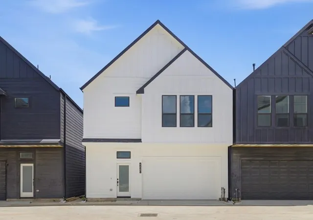 1st image of 4605 Harrisburg Blvd #E, Houston, TX 77011 | MLS# 60130491