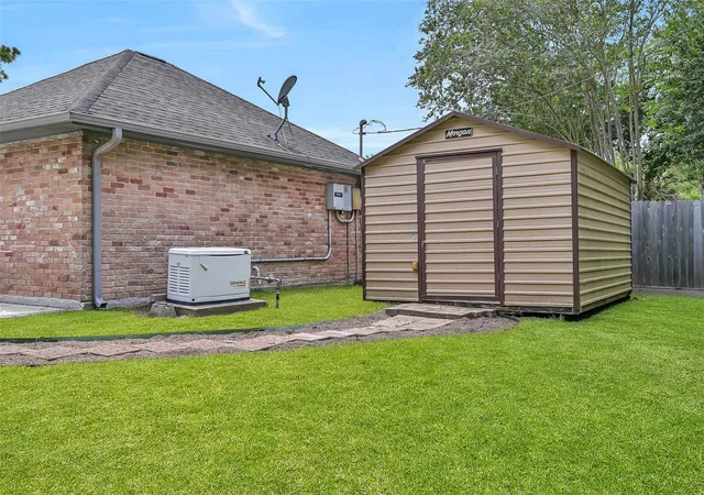 Homes for sale in Friendswood, TX | 705 Quaker Dr, Friendswood, TX 77546 | MLS# 45649702