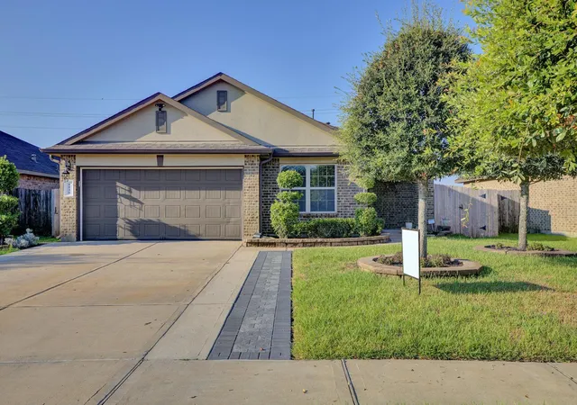 Photo 1 of Single family home for sale at 1830 Crystal Waters Dr, Rosharon, TX 77583 | MLS# 57325601 | Listing updated on 2026-09-07