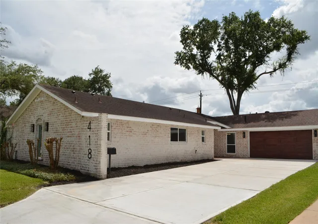 2nd image of 418 Briar Hill Dr, Houston, TX 77042 | MLS# 9628752