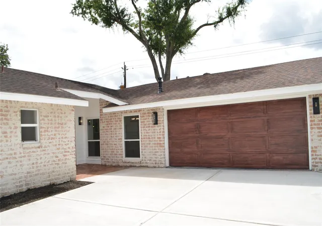 4th image of 418 Briar Hill Dr, Houston, TX 77042 | MLS# 9628752