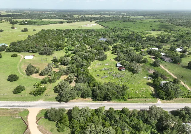 2nd image of 833 E Sh 159, Fayetteville, TX 78940 | MLS# 15903200