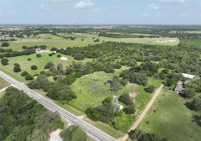 3rd image of 833 E Sh 159, Fayetteville, TX 78940 | MLS# 15903200