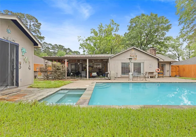 1st image of 412 Burning Tree Dr, Huntsville, TX 77340 | MLS# 52461292