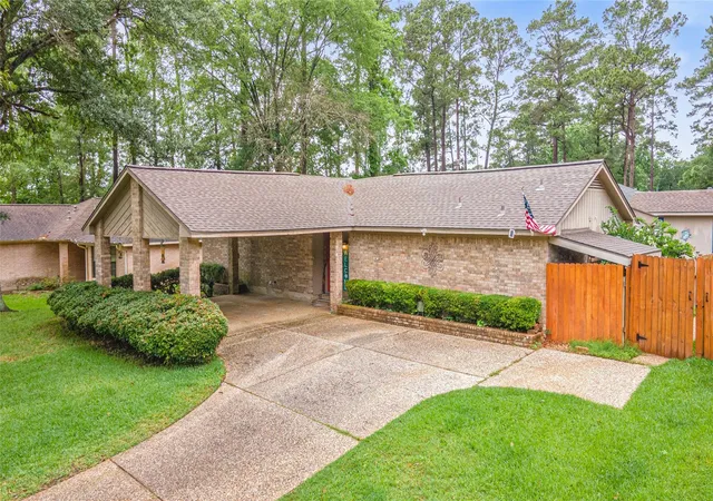 2nd image of 412 Burning Tree Dr, Huntsville, TX 77340 | MLS# 52461292