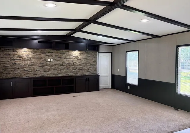 5th image of 1046 Berry Rd, Lufkin, TX 75904 | MLS# 87197871