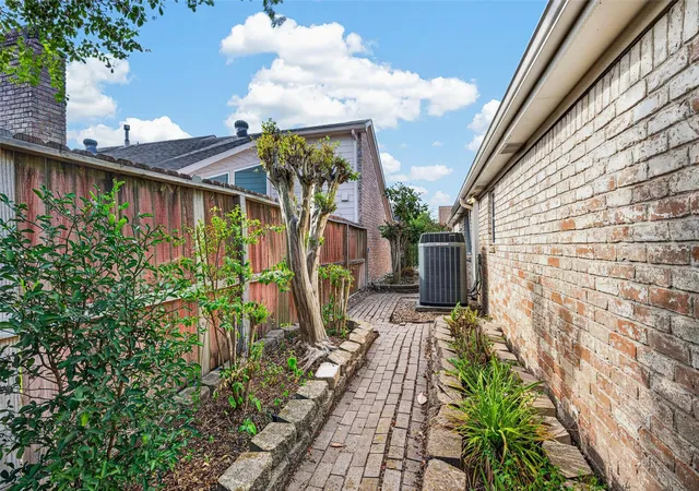 33rd image of 14122 Woodnook Dr, Houston, TX 77077 | MLS# 37693500