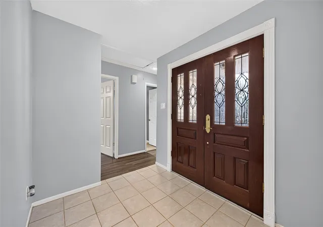 4th image of 14122 Woodnook Dr, Houston, TX 77077 | MLS# 37693500