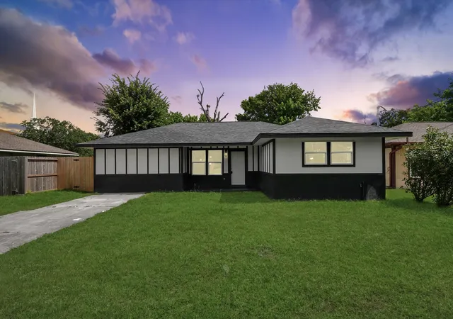 1st image of 213 W 8th St, Deer Park, TX 77536 | MLS# 71887242