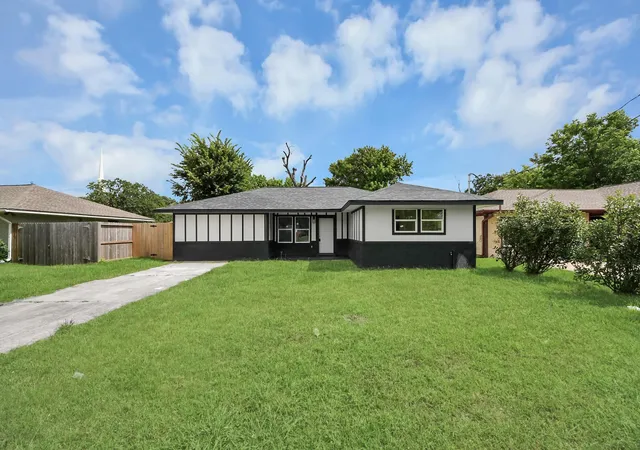 2nd image of 213 W 8th St, Deer Park, TX 77536 | MLS# 71887242