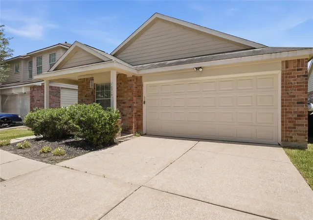 Photo 2 of Sale Pending at 10315 Bentondale Ln, Houston, TX 77075 | MLS# 91259472 | Listing updated on 2026-09-03