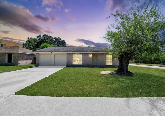 Photo 1 of Sale Pending at 9502 Spiralwood Ln, Houston, TX 77086 | MLS# 13294884 | Listing updated on 2026-09-13