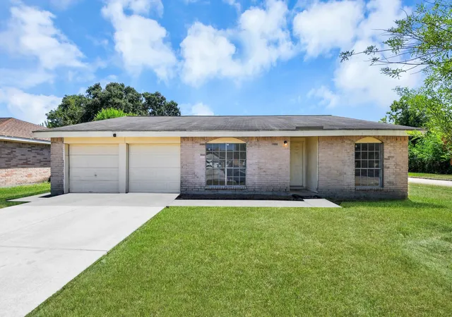 Photo 2 of Sale Pending at 9502 Spiralwood Ln, Houston, TX 77086 | MLS# 13294884 | Listing updated on 2026-09-13