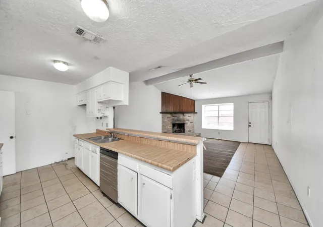 Photo 4 of Sale Pending at 9502 Spiralwood Ln, Houston, TX 77086 | MLS# 13294884 | Listing updated on 2026-09-13