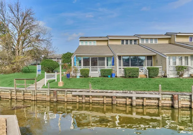4th image of 1 April Point Dr S, Montgomery, TX 77356 | MLS# 24545046