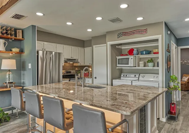 5th image of 1 April Point Dr S, Montgomery, TX 77356 | MLS# 24545046