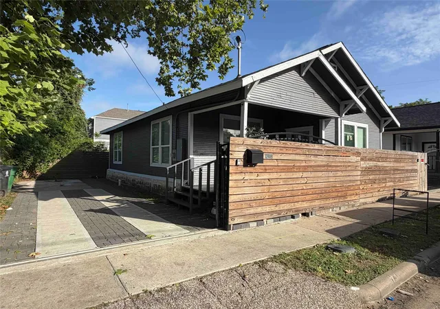 Photo 1 of Single family home for sale at 2404 Burkett St, Houston, TX 77004 | MLS# 10350145 | Listing updated on 2026-07-25