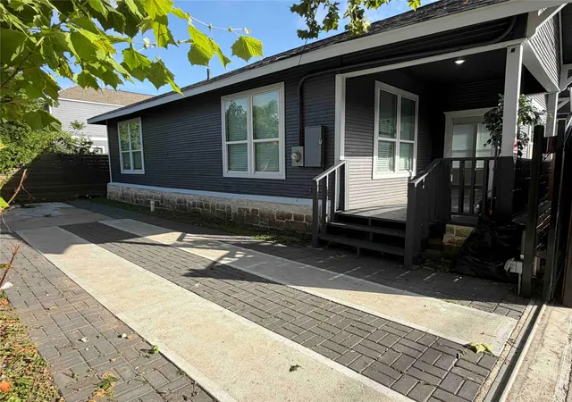 Photo 3 of Single family home for sale at 2404 Burkett St, Houston, TX 77004 | MLS# 10350145 | Listing updated on 2026-07-25