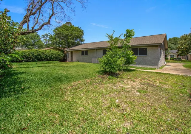 Homes for sale in La Porte, TX | 10406 Winding Trail Rd, La Porte, TX 77571 | MLS# 48486230