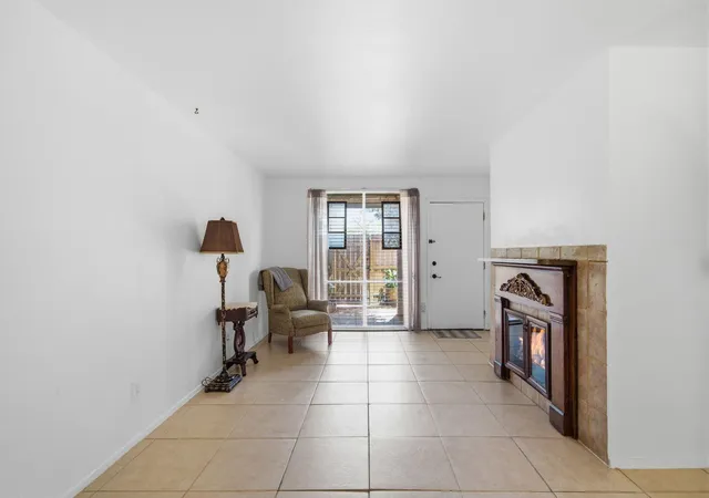 Photo 3 of Condo for sale at 4629 Wild Indigo St #581, Houston, TX 77027 | MLS# 43073760 | Listing updated on 2026-09-08