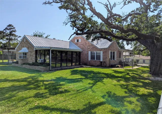 Photo 2 of Single family home for sale at 2654 Cos St, Liberty, TX 77575 | MLS# 77887364 | Listing updated on 2026-05-27
