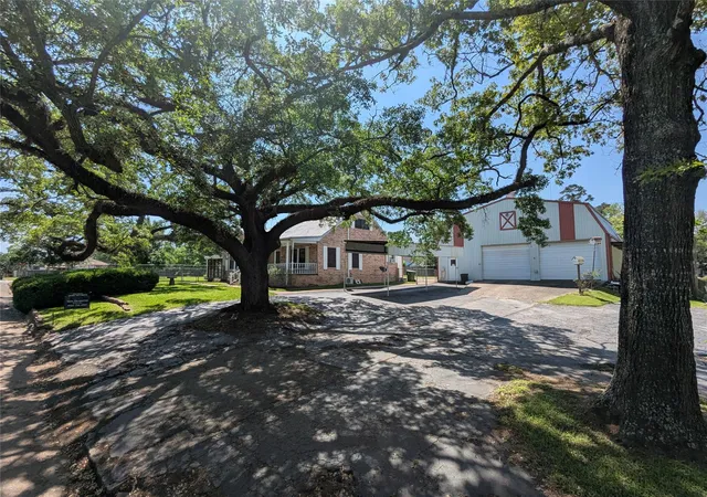 Photo 3 of Single family home for sale at 2654 Cos St, Liberty, TX 77575 | MLS# 77887364 | Listing updated on 2026-05-27