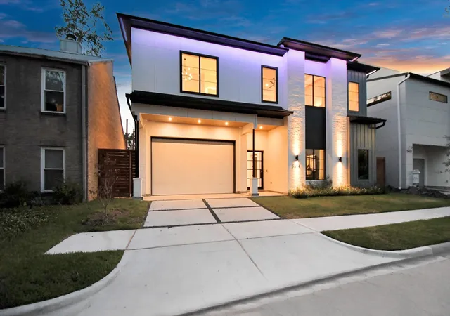 2nd image of 5414 John Dreaper Dr, Houston, TX 77056 | MLS# 53907823