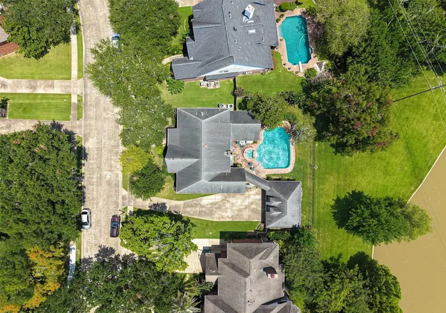 46th image of 18 Tredington St, Sugar Land, TX 77479 | MLS# 56207817