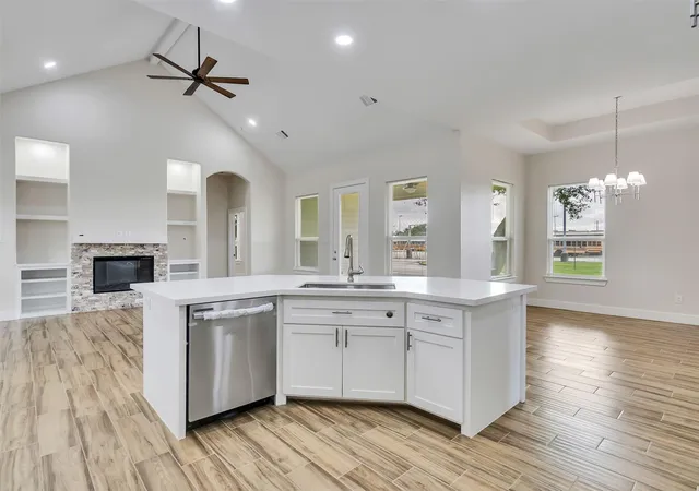 5th image of 4102 Hill Ave, Dickinson, TX 77539 | MLS# 48535543