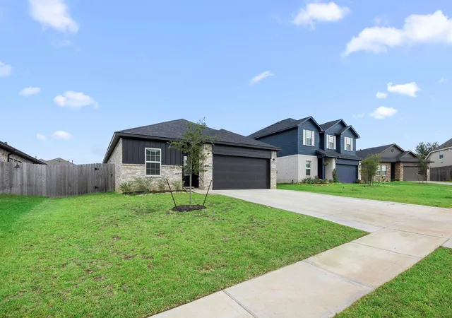 Photo 3 of Single family home for sale at 30419 Crystal Strm Ln, Magnolia, TX 77355 | MLS# 26922020 | Listing updated on 2026-09-03