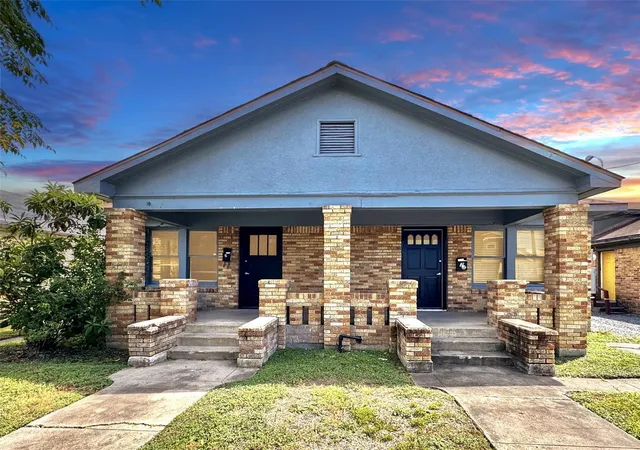 Photo 1 of Multi family home for sale at 7 Hunt St, Houston, TX 77003 | MLS# 64982335 | Listing updated on 2026-08-12