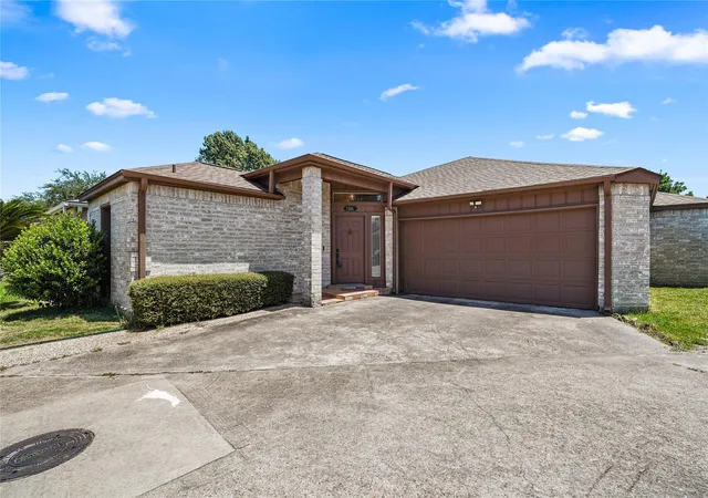 2nd image of 1516 Beaconshire Rd, Houston, TX 77077 | MLS# 75223483