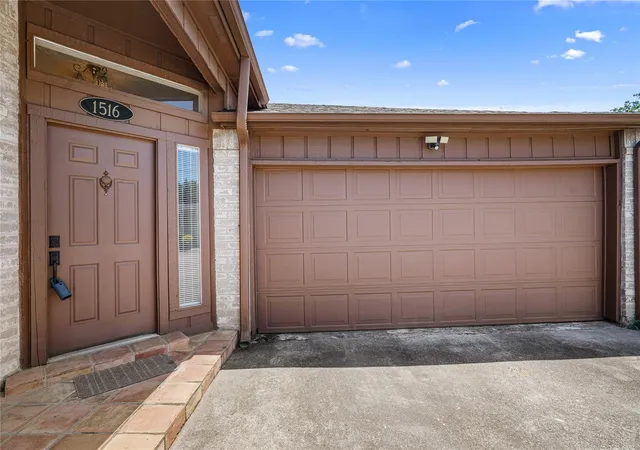 4th image of 1516 Beaconshire Rd, Houston, TX 77077 | MLS# 75223483