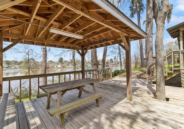 2nd image of 1281 Creeklake Dr, Onalaska, TX 77360 | MLS# 37049734