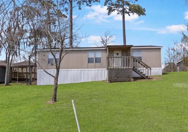 3rd image of 1281 Creeklake Dr, Onalaska, TX 77360 | MLS# 37049734