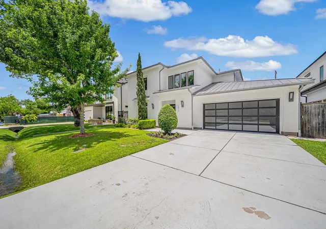 Photo 2 of Single family home for sale at 6610 Sivley St, Houston, TX 77055 | MLS# 39370669 | Listing updated on 2026-09-20
