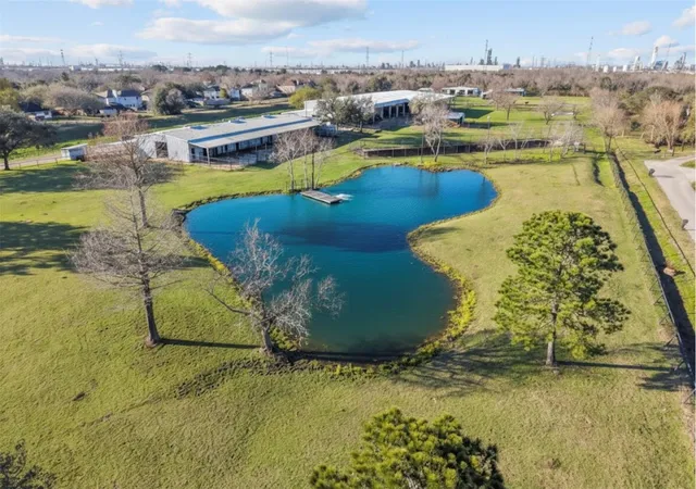 1st image of 10431 N P St, La Porte, TX 77571 | MLS# 50436581